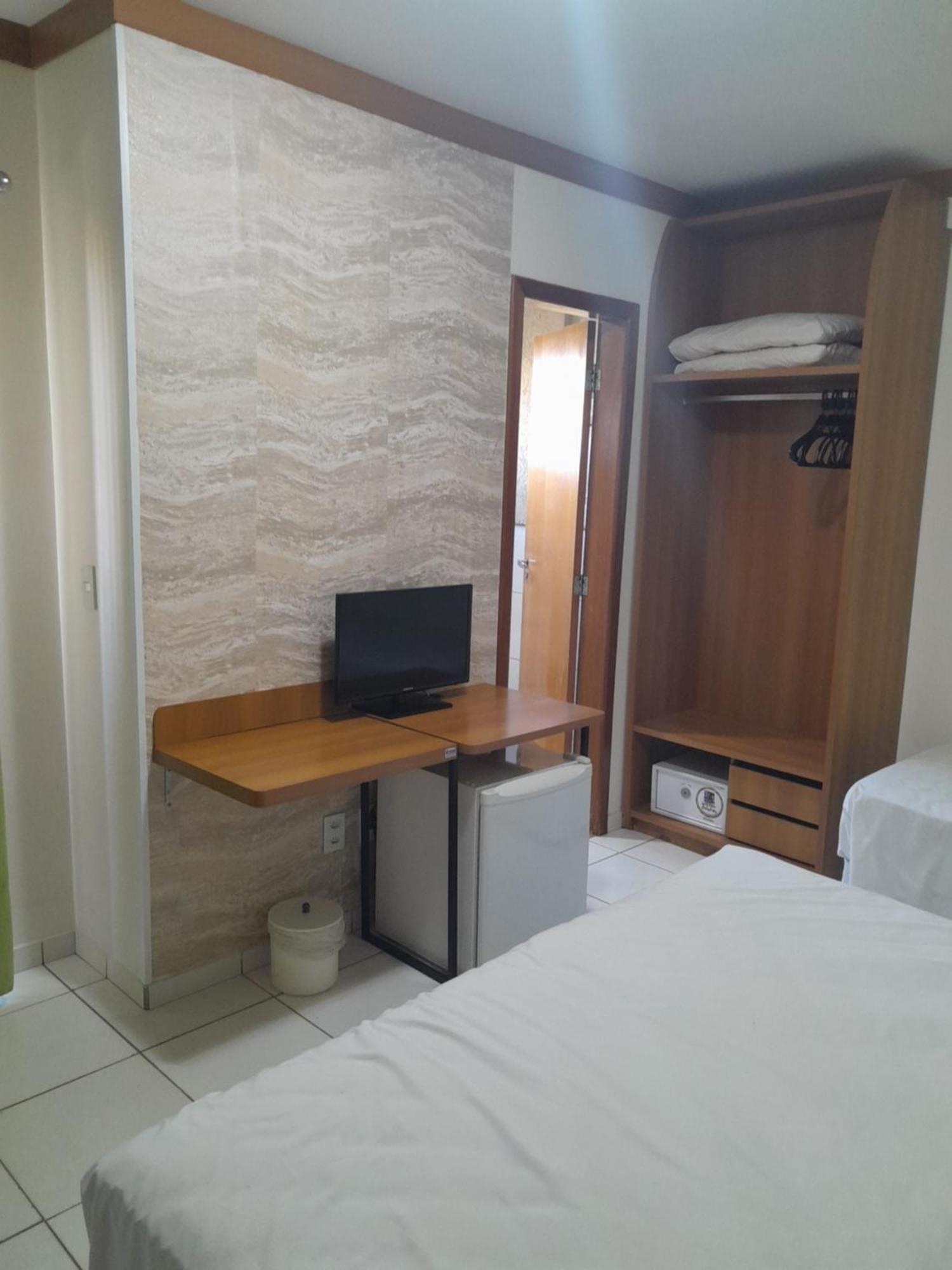 Golden Dolphin Grand 517